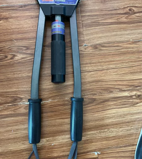 可调节臂力器 35元 基本上全新 只试过几...