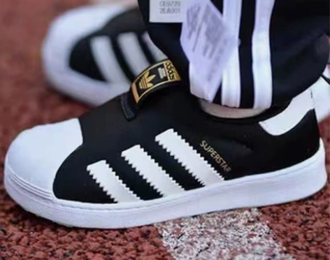 阿迪三叶草男女大童金标贝壳头软底跑步鞋 尺...