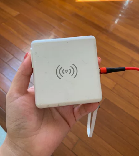 无线充电宝自带数据线三合一插头超级快充10...