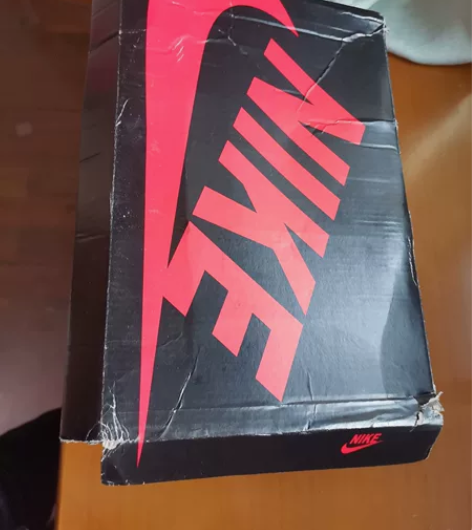 耐克运动鞋，白色，42码，网面，超轻。 感...