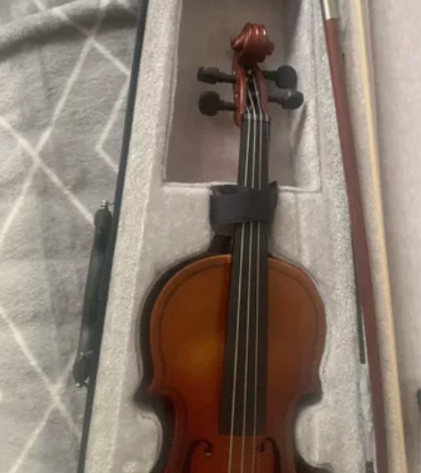 孩子就上了一节课，小提琴定做好一次没用，不...