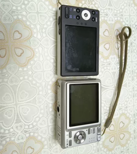 爱国者数码相机V500开机屏幕不显示.宾得...