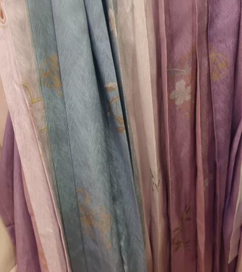 兰若庭宋制汉服全新，池夏汉服全新，都是L码...