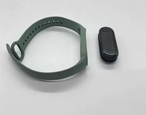 ?9成新小米手环6 系列 该手环明显磨损腐...