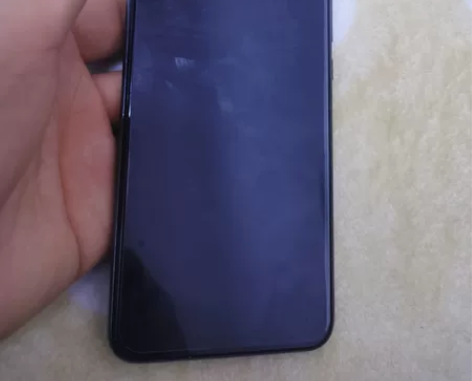 华为畅享9plUS，自己用的屏幕坏了换的屏...