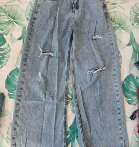 1.金大班家破洞牛仔裤  M码 以前奇了怪...