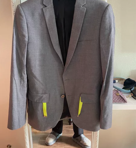 太平鸟男士灰色西服，休闲西服 尺码XL码，...