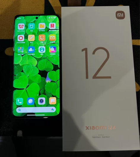 小米12x 8+128g，去年1月万象城小...