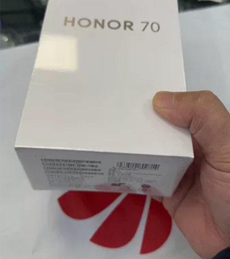 荣耀70   8+256黑色金色青色三色齐...