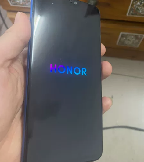 荣耀8X。6+128。更换外屏，屏幕显示有...