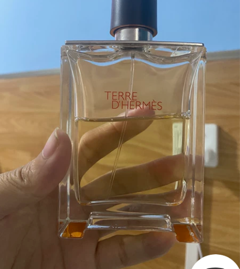 正品大地香水，还有一大半， 感兴趣的话点“...