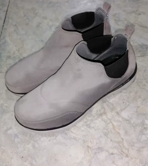 二手正品斯凯奇男士运动鞋，不系带，直接套进...
