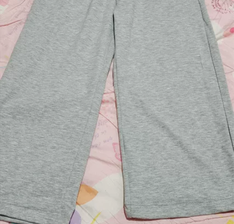 灰色筒针织阔腿裤裤，S码，9新，穿过一次，...