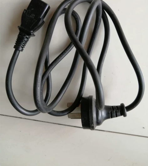 家用台式电脑主机电源线，有六根，5元一根自...