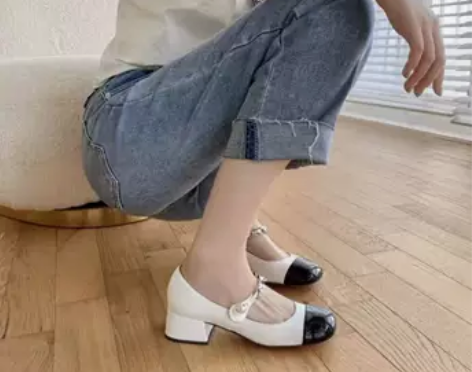 miu家真皮高跟鞋女粗跟一字带珍珠链条玛丽...