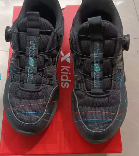 特步Kids旋钮鞋37码,内长23.5,不...