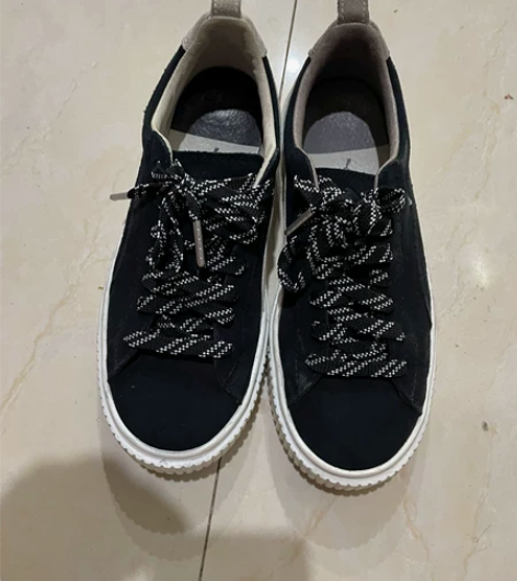 puma黑色松糕厚底鞋37.5 黑标的，买...