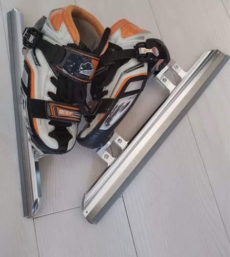 美洲狮品牌34码短道速滑冰刀鞋，鞋子碳纤维...