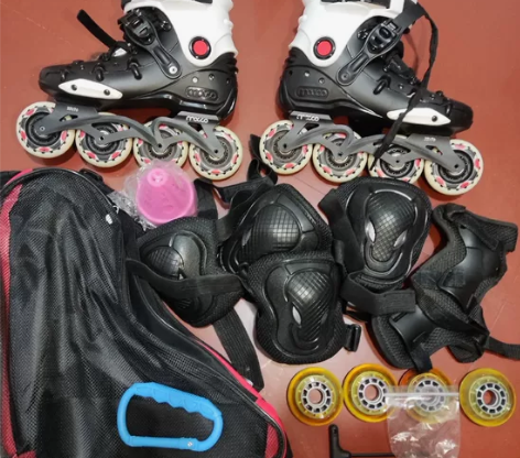 出售米高专业旱冰鞋，尺码37，大人小孩都能...