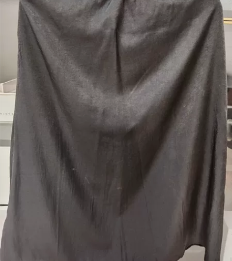 优衣库黑色半身裙开叉中裙货号451461，...