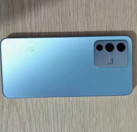 出闲置手机vivo s12 8+256 无...
