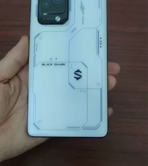 黑鲨5pro 正品无锁 8+256G 白色...