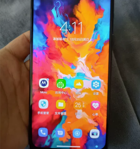 摩托罗拉g50，moto黑科技系统多应用依...