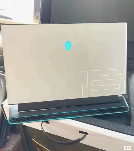 外星人m15 游戏本 家中闲置，落灰处理i...