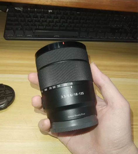 索尼镜头18135，换全幅了所以把这个出了...