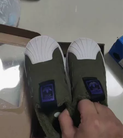 阿迪的鞋基本全新，2双一起89江浙沪包邮感...