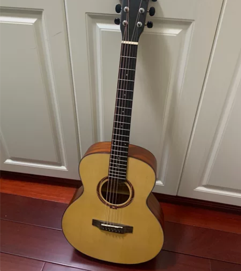 9.9成新！无瑕疵！星臣民谣吉他DG220...