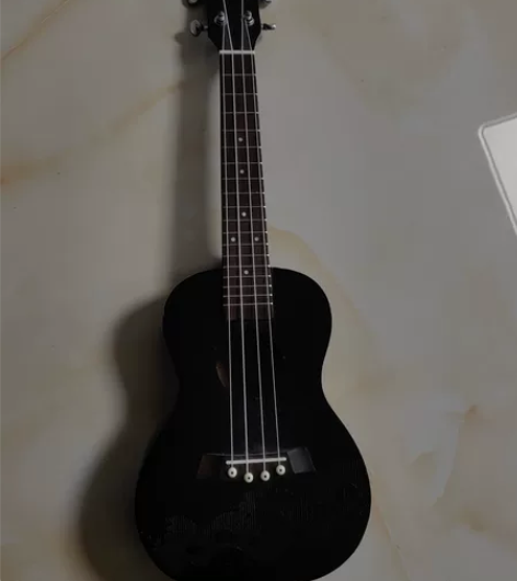 尤克里里50元,不包邮 感兴趣的话点“我想...