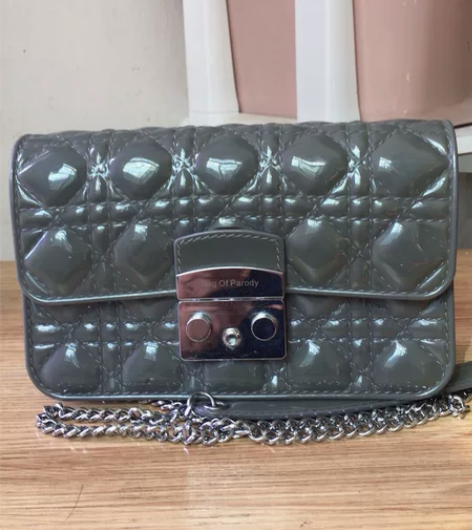 果冻信封单肩斜挎包 感兴趣的话点“我想要”...