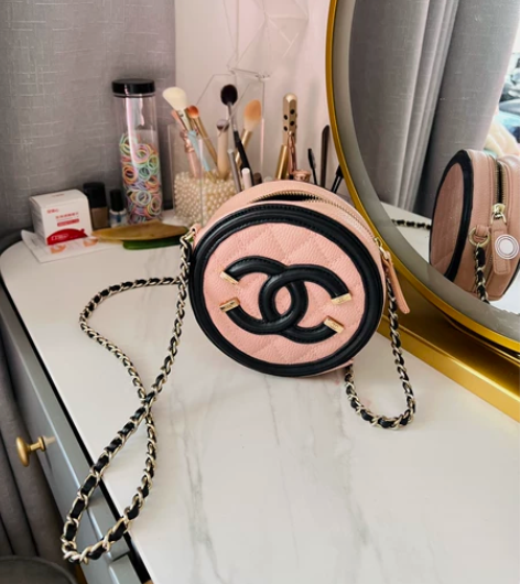 斜挎包，精致感高级感小清新，实体店买的只背...