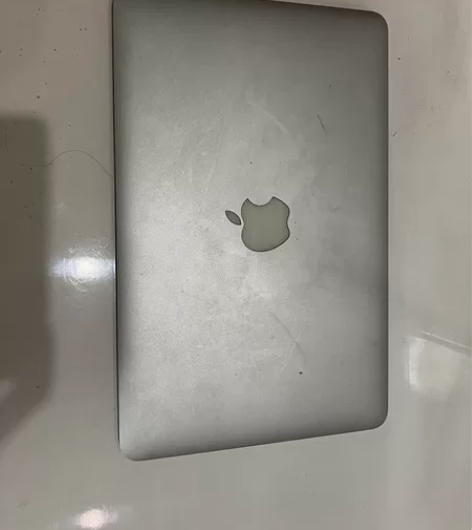 2012年苹果笔记本MacBook air...