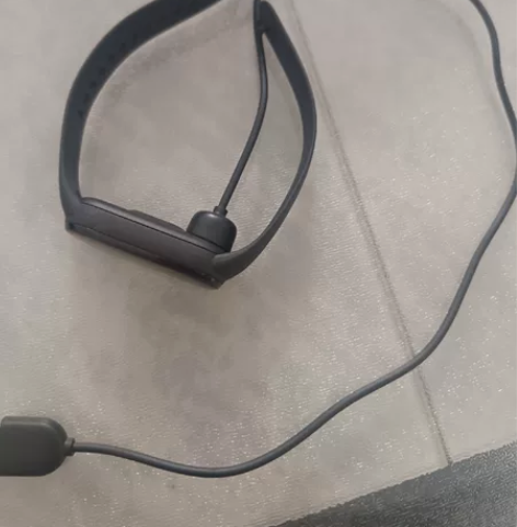 小米6手环，朋友送的，一直放着没用，便宜处...