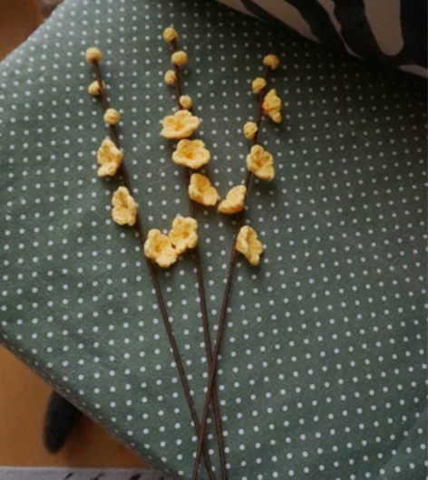 手工钩织腊梅花插花摆件永生花 一剪梅，一束...