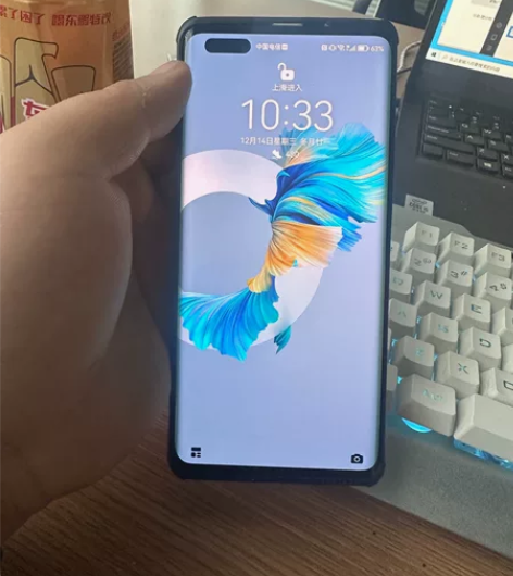 华为Mate40 pro，8?128的5g...