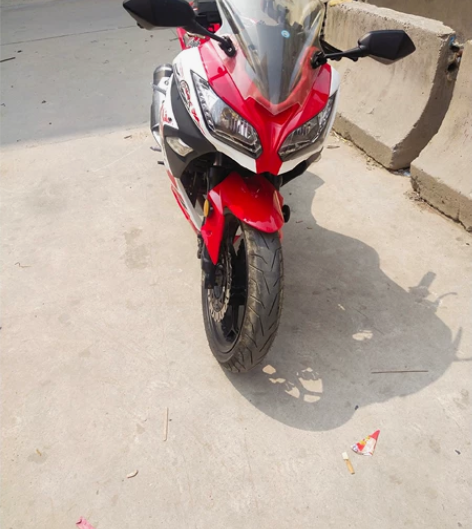 小忍者200cc，外观基本无瑕疵，发动机成...