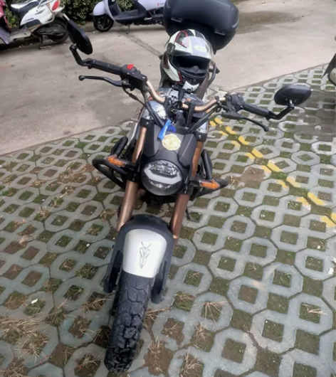 力帆KPM200摩托车复古车，18年车，1...