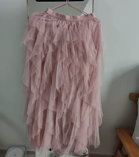 粉色蛋糕裙,几乎全新,手感很好松紧腰,均码...