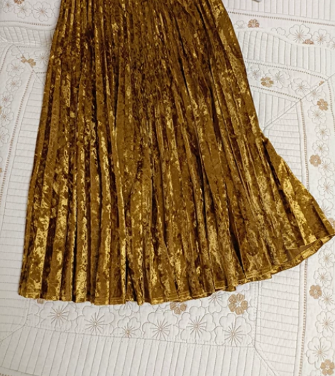 中裙过膝到小腿肚，s码，金丝绒，全新，喜欢...