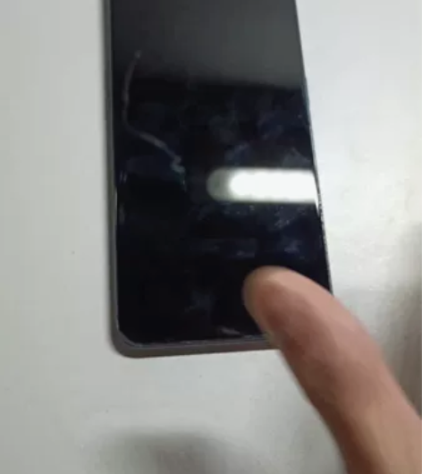 opporeno 6+128 换过屏显示效...