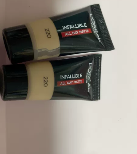 #粉底/气垫 欧莱雅粉底液 色号如图，容量...