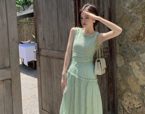 高级感气质连衣裙女2022夏季新款收腰显瘦...