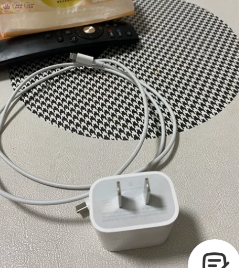 个人闲置转让苹果12 13充电器20W快充...