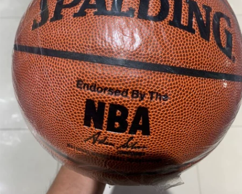 【亏本转让】全新未拆封斯伯丁篮球训练l室内...