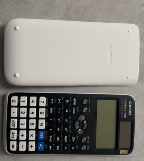 卡西欧911中文版正版，朋友买了一个月左右...