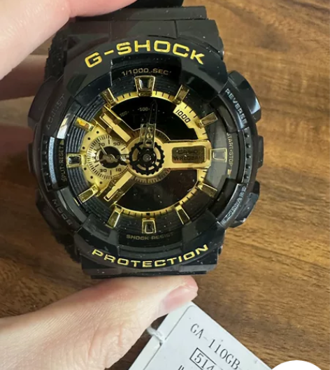 朋友送的卡西欧黑金 没有戴过 自己不太喜欢...