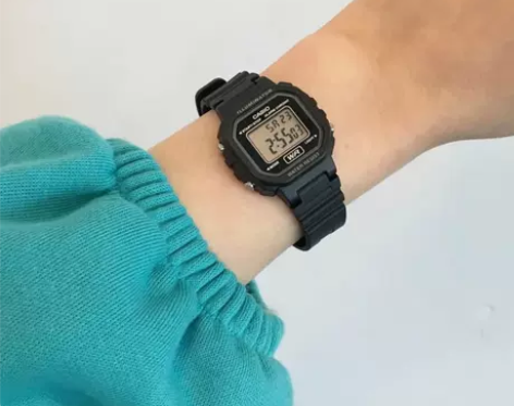 卡西欧手表女简约气质 学生潮流小方块电子表...